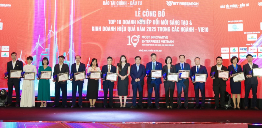 Petrovietnam and many member companies honored at the ESG Green Vietnam Awards 2025”